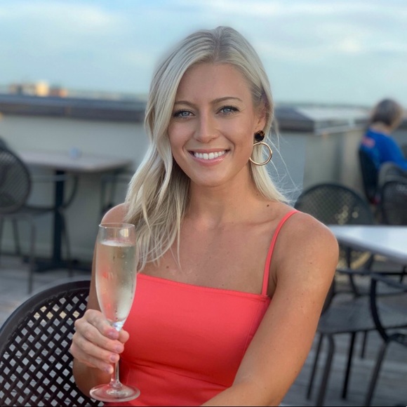 Meet your Posher, Melissa - Picture 1 of 1